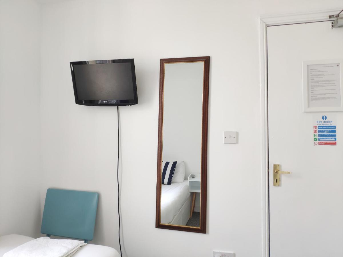 Standard Single Room with Shared Bathroom