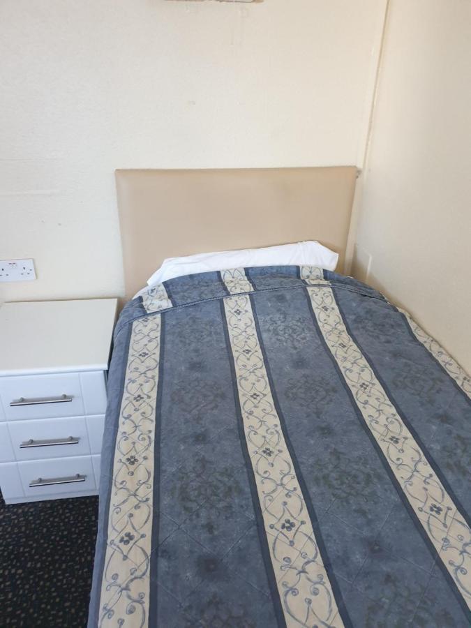 Single Room with Shared Bathroom