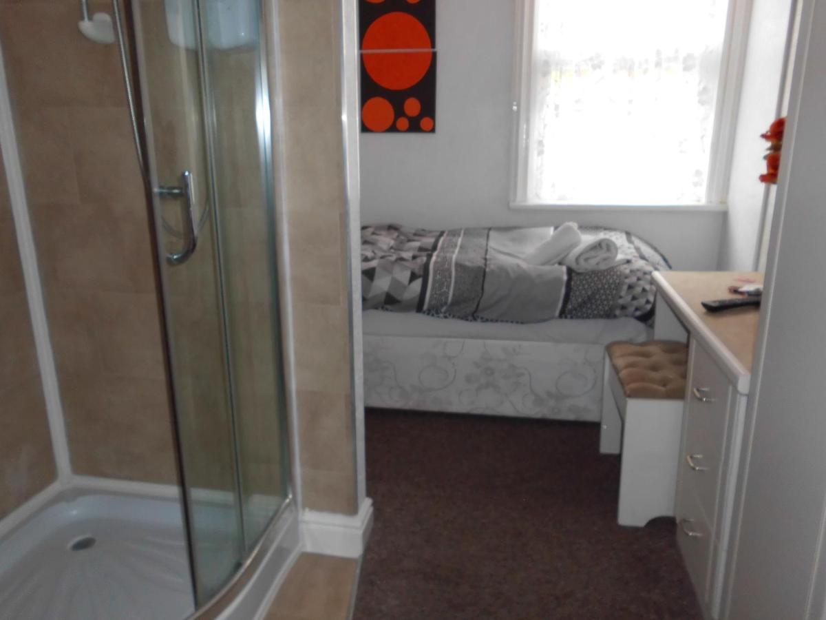 Single Room,1580466731:JPEG