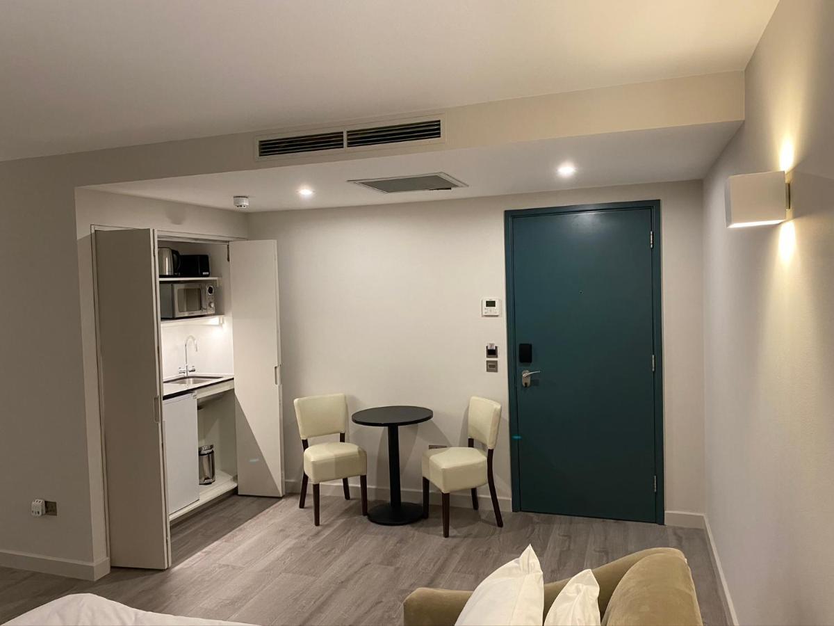 Family Studio,1023950467:JPEG