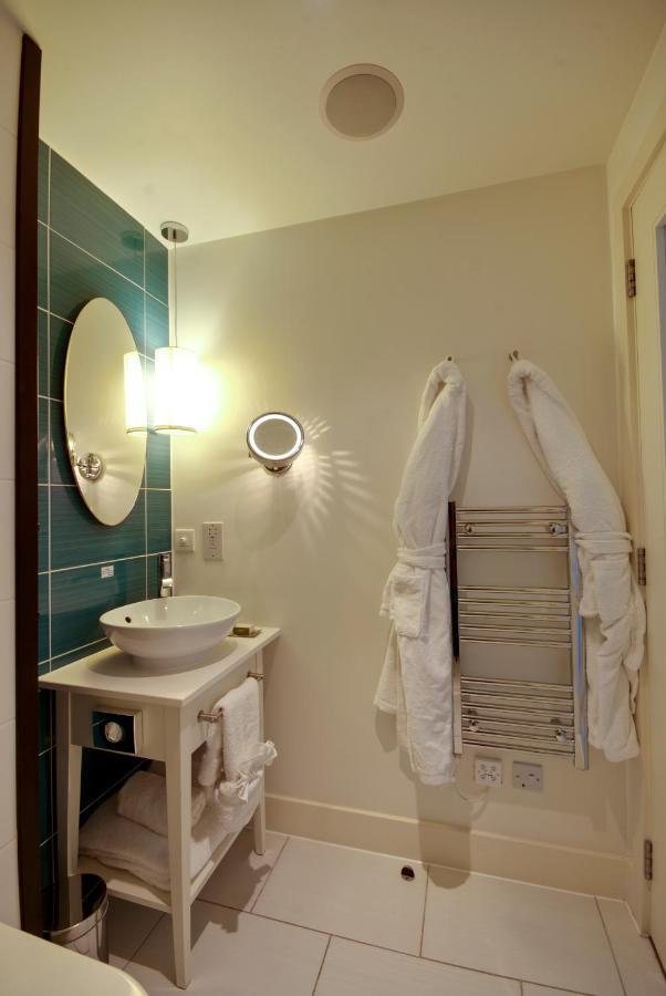 Double with Stocked Minibar,1092250161:JPEG