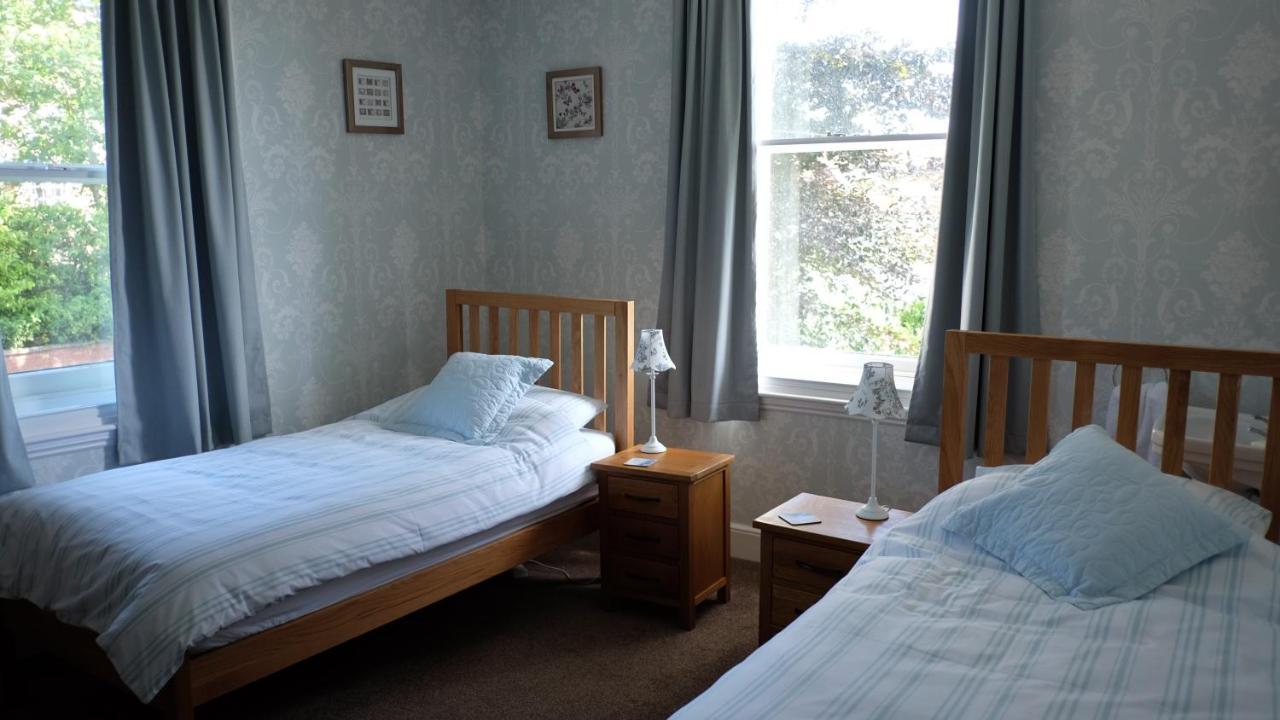 Twin Room with Private Bathroom
