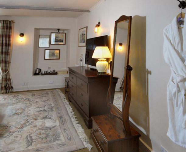 Suite (2 Adults),1037577211:JPEG