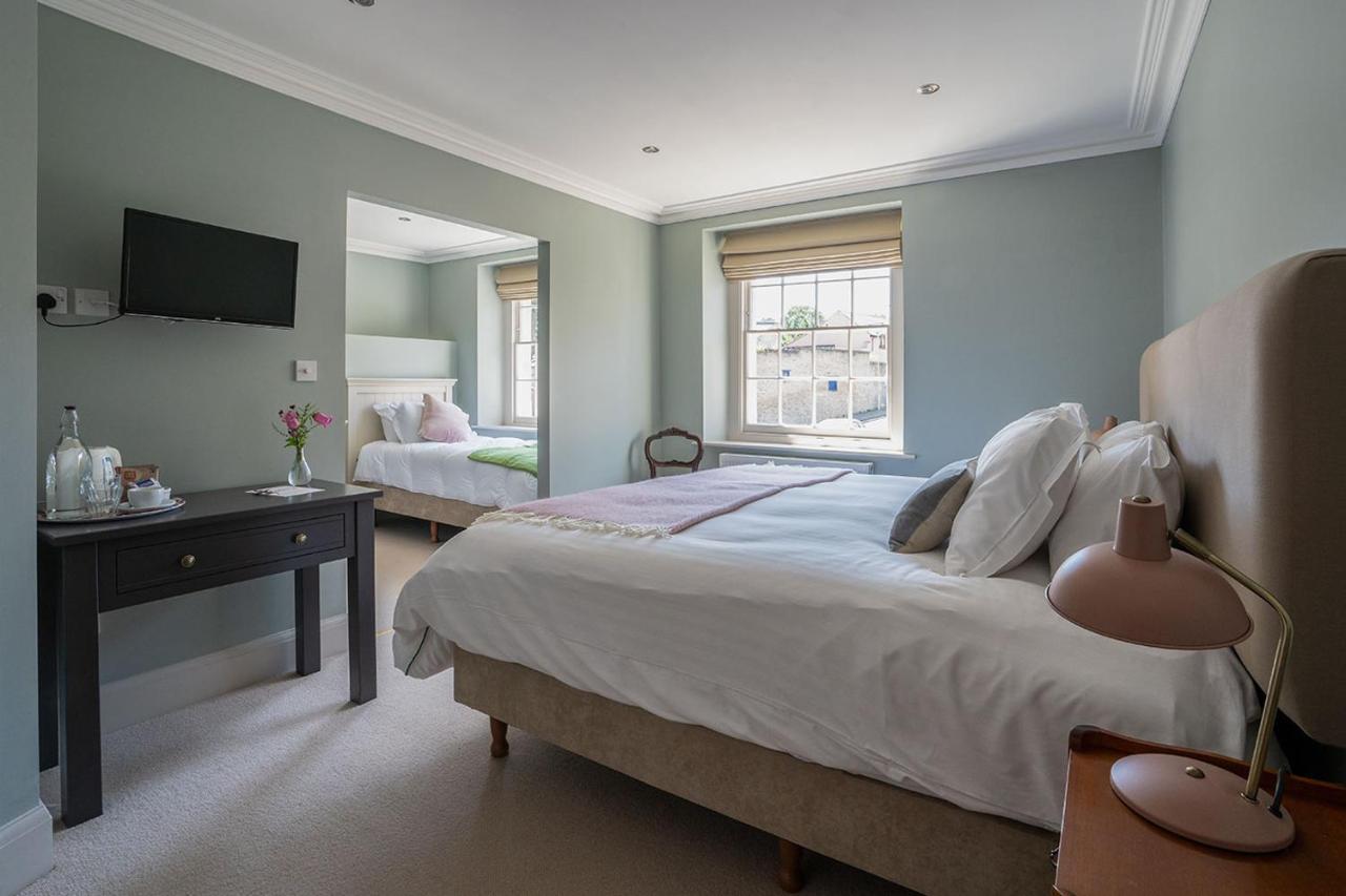 Deluxe Family Suite