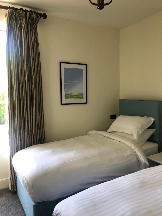 Double or Twin Room with Shower