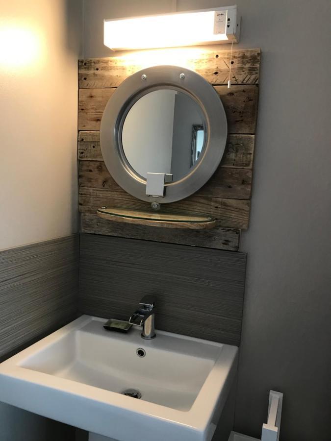 Double Room with Shower,1652768524:JPEG