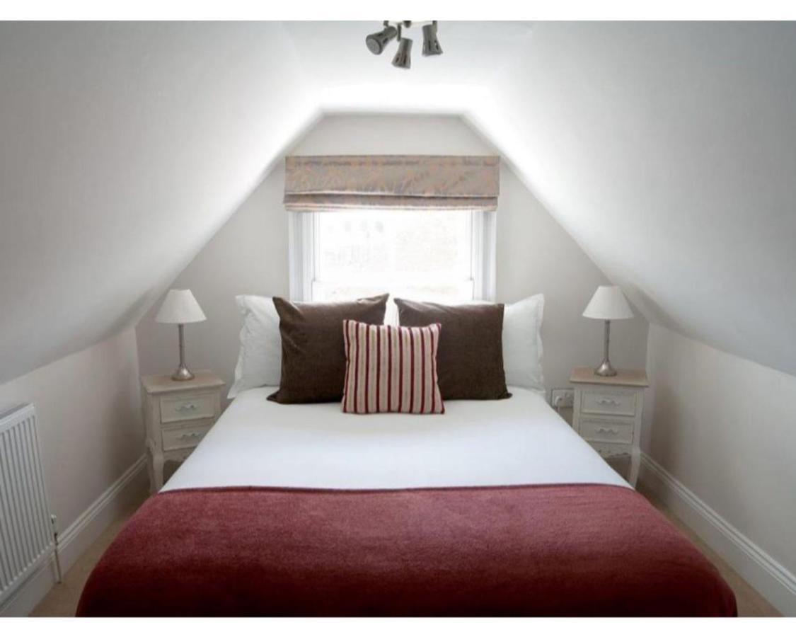 Small Double Room With Shared Bathroom