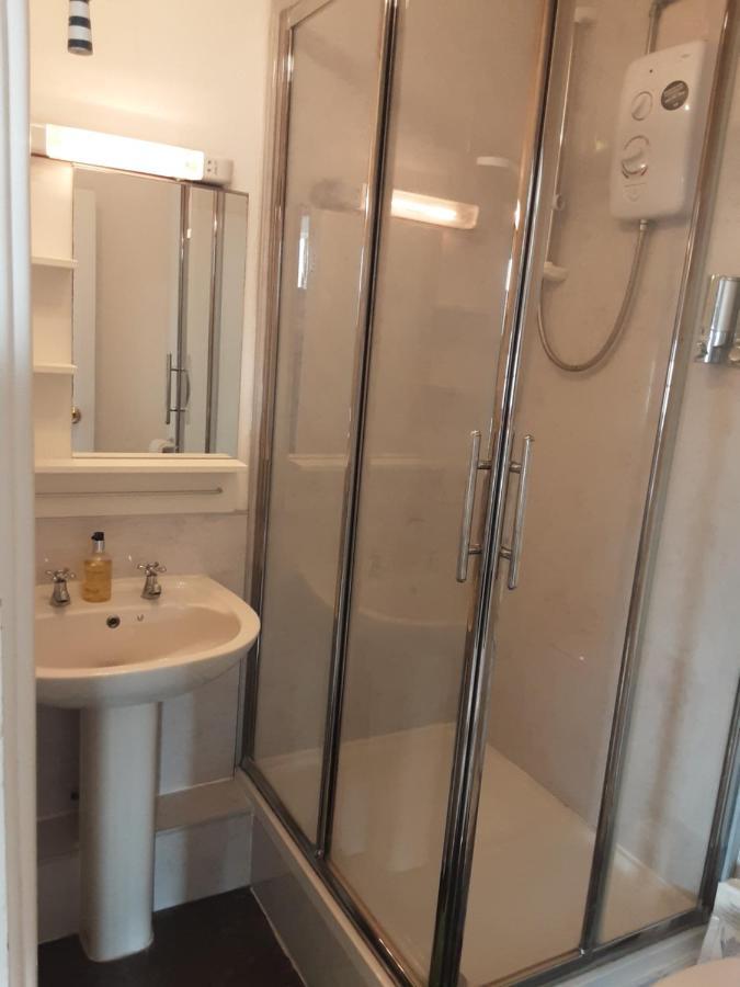 Spacious Double Room,1086777511:JPEG