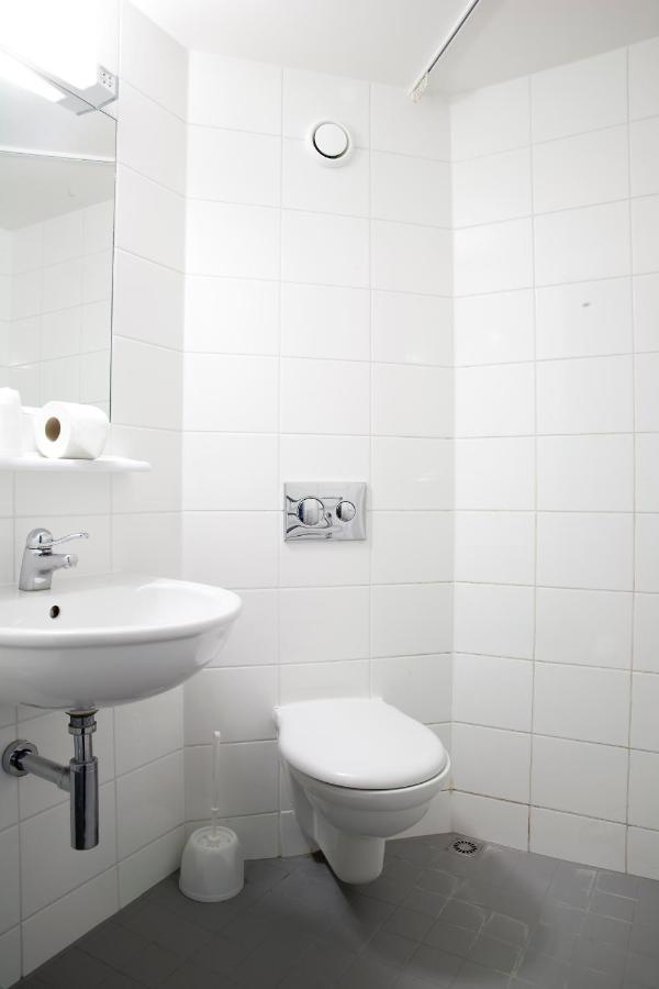 Single En-Suite Room,1656189941:JPEG