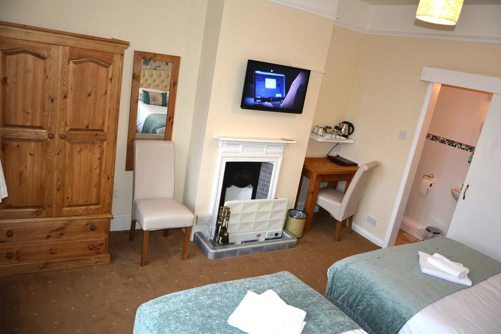Family Room,109755321:JPEG