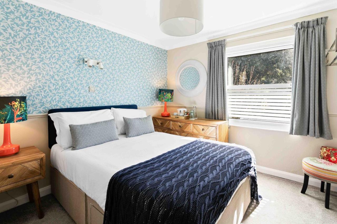 Compact Double Room,1103371134:JPEG