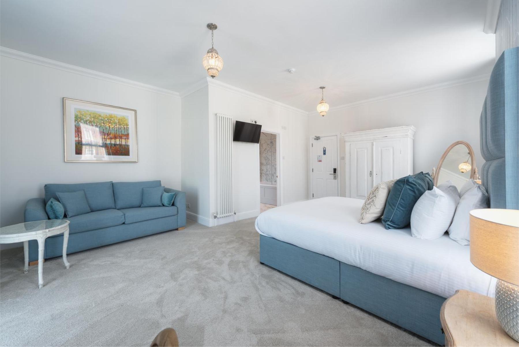 Family Room (2 Adults + 2 Children),1103398671:JPEG