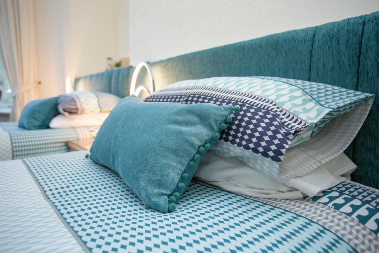 Large Twin Room,1106145471:JPEG