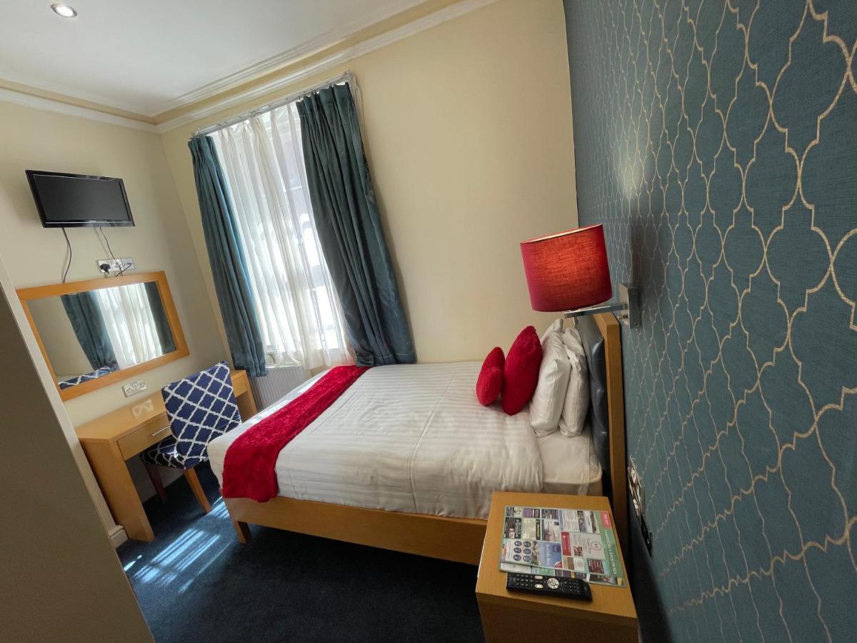 Single Room,1077898465:JPEG