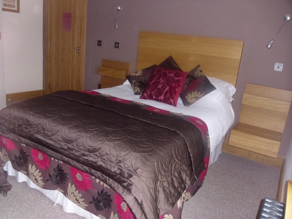 Standard Double Room,110742972:JPEG