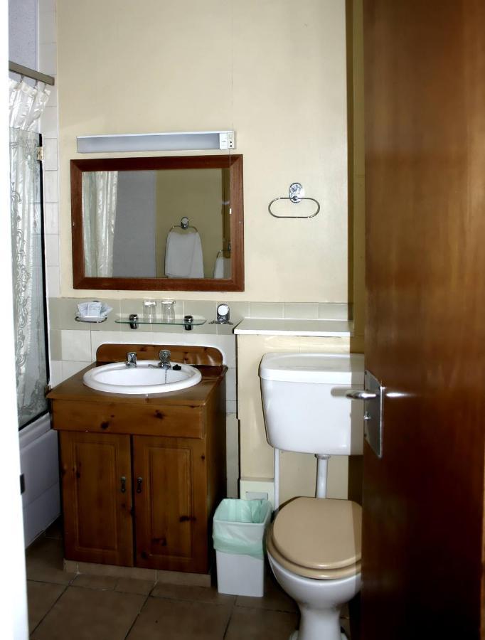 Standard Twin Room,1109755215:JPEG