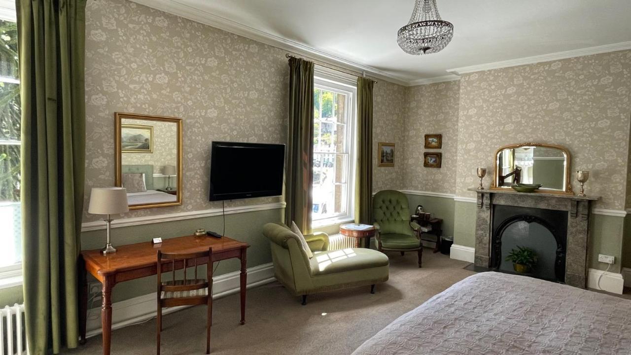 Superior Family Room,1591513728:JPEG