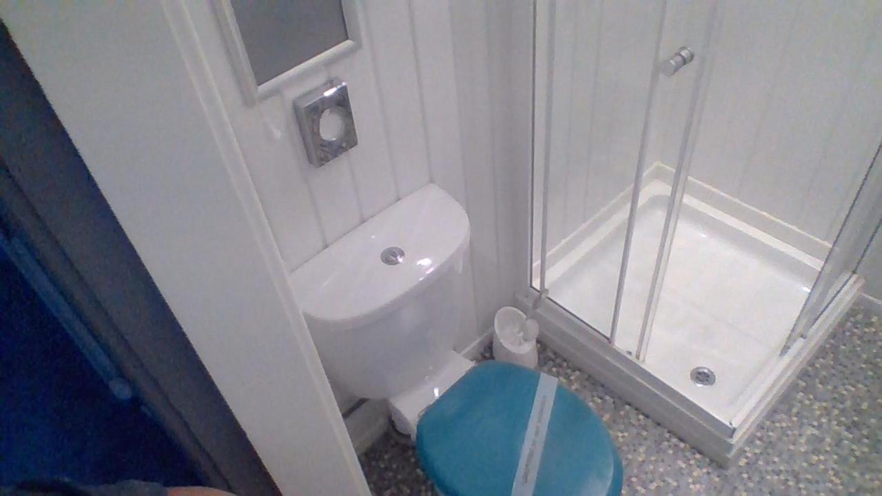 Single Room Private Bathroom,1206449998:JPEG
