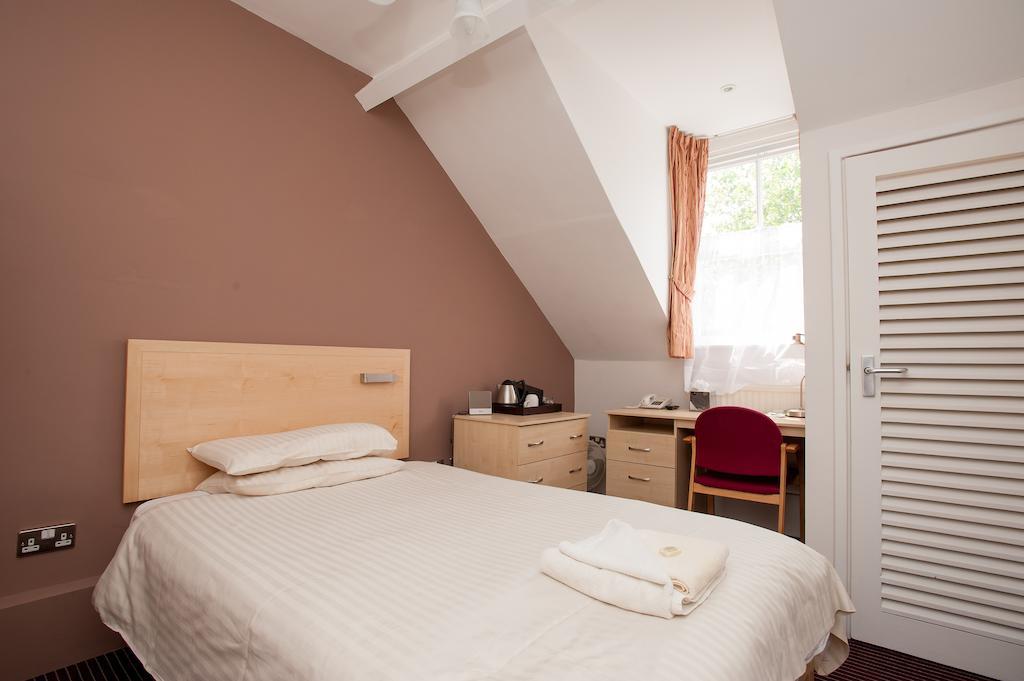 Standard Single Room,214913801:JPEG