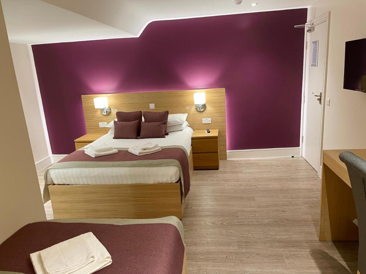 Family Room with Bath,1619774629:JPEG