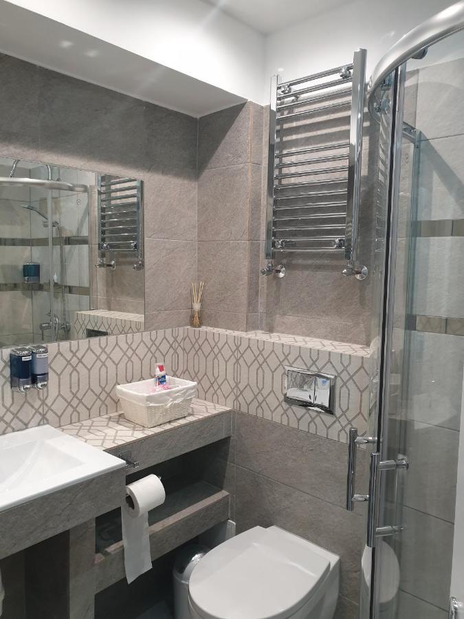 Double Room Private External Bathroom,1345232264:JPEG