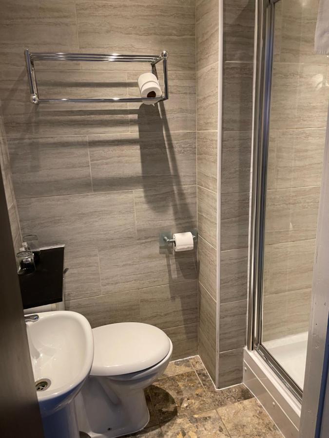 Comfort Double Room Shower,1132578651:JPEG