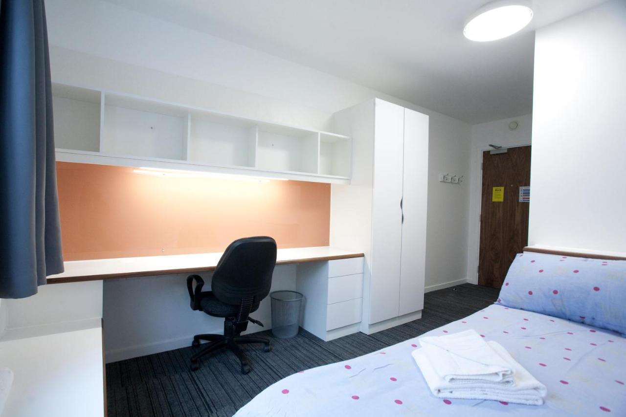 Single Ensuite Room