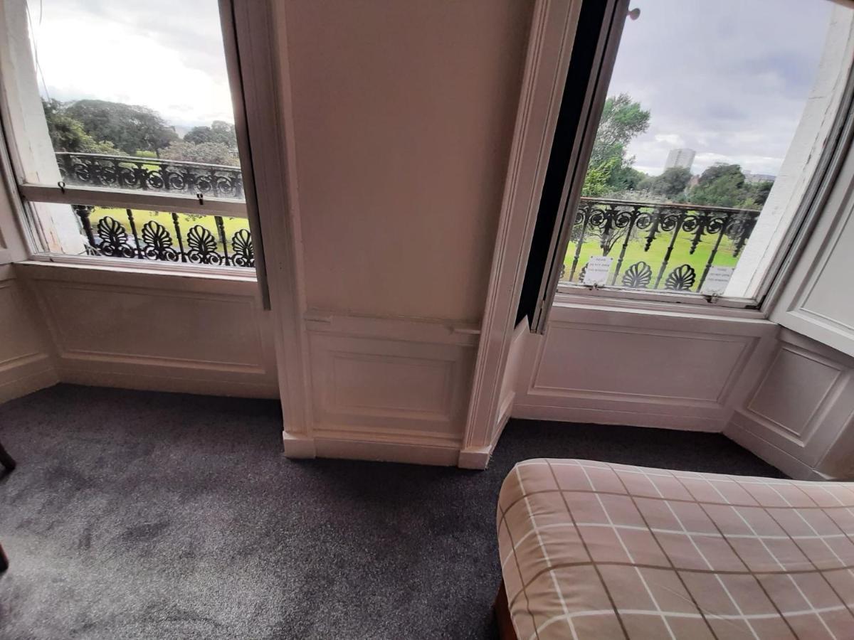 Family Room,1434086062:JPEG