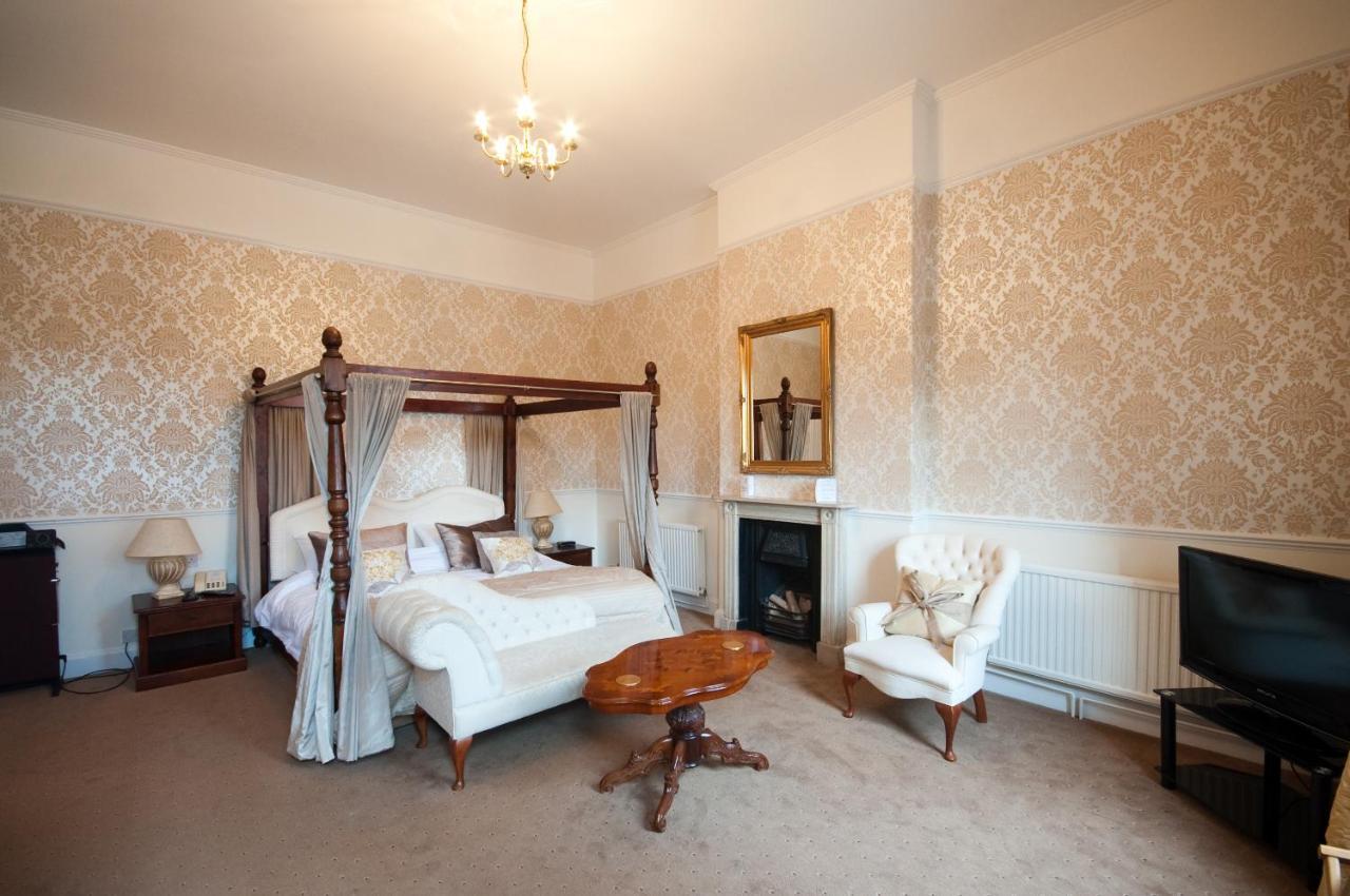 Four Poster Room,1563267424:JPEG