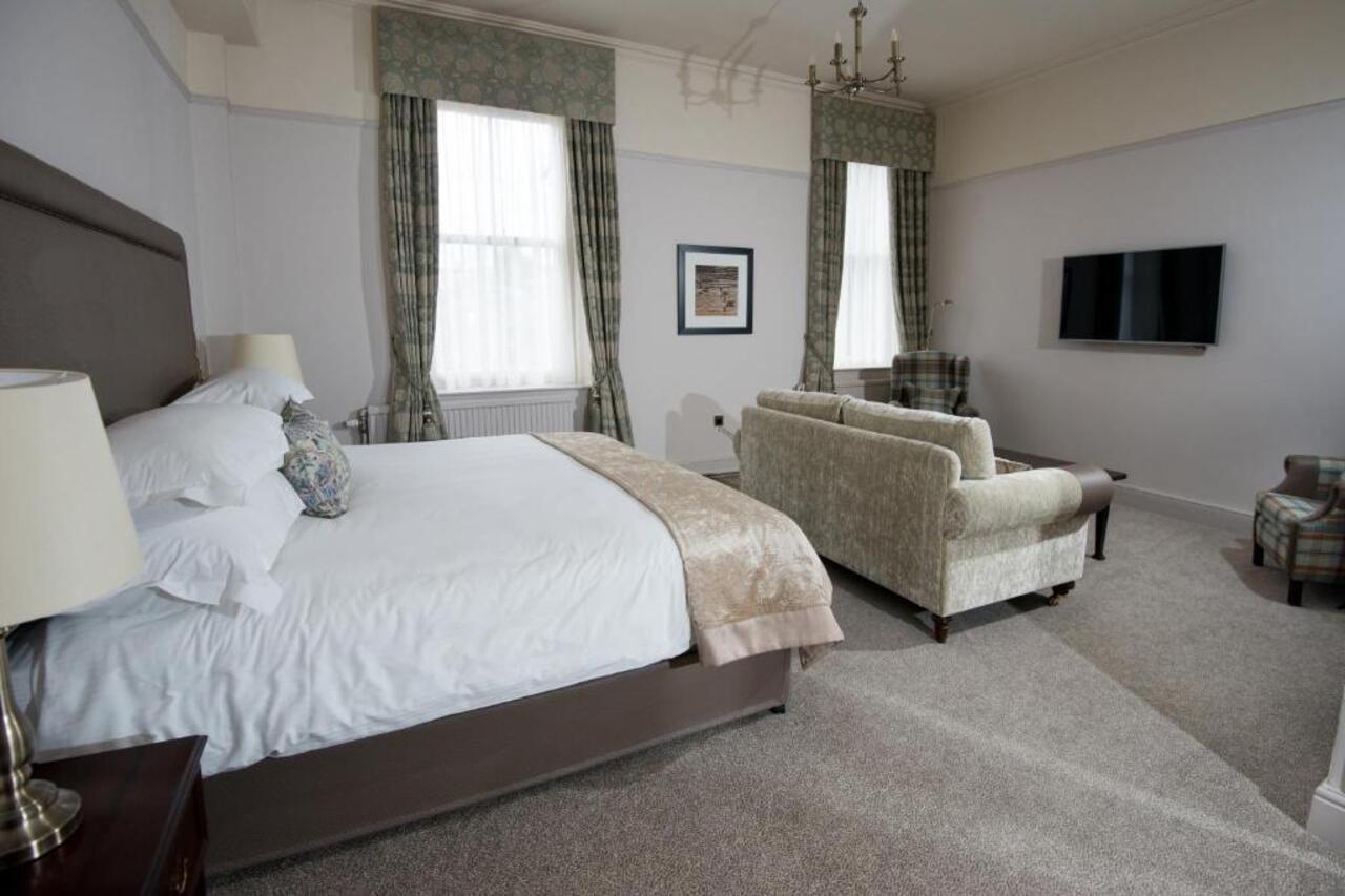 Standard Family Room 3