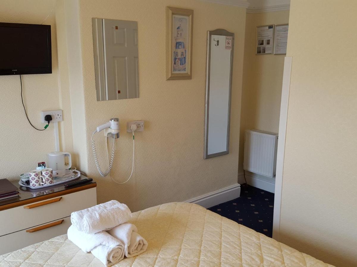 Small Single Room,1758272501:JPEG