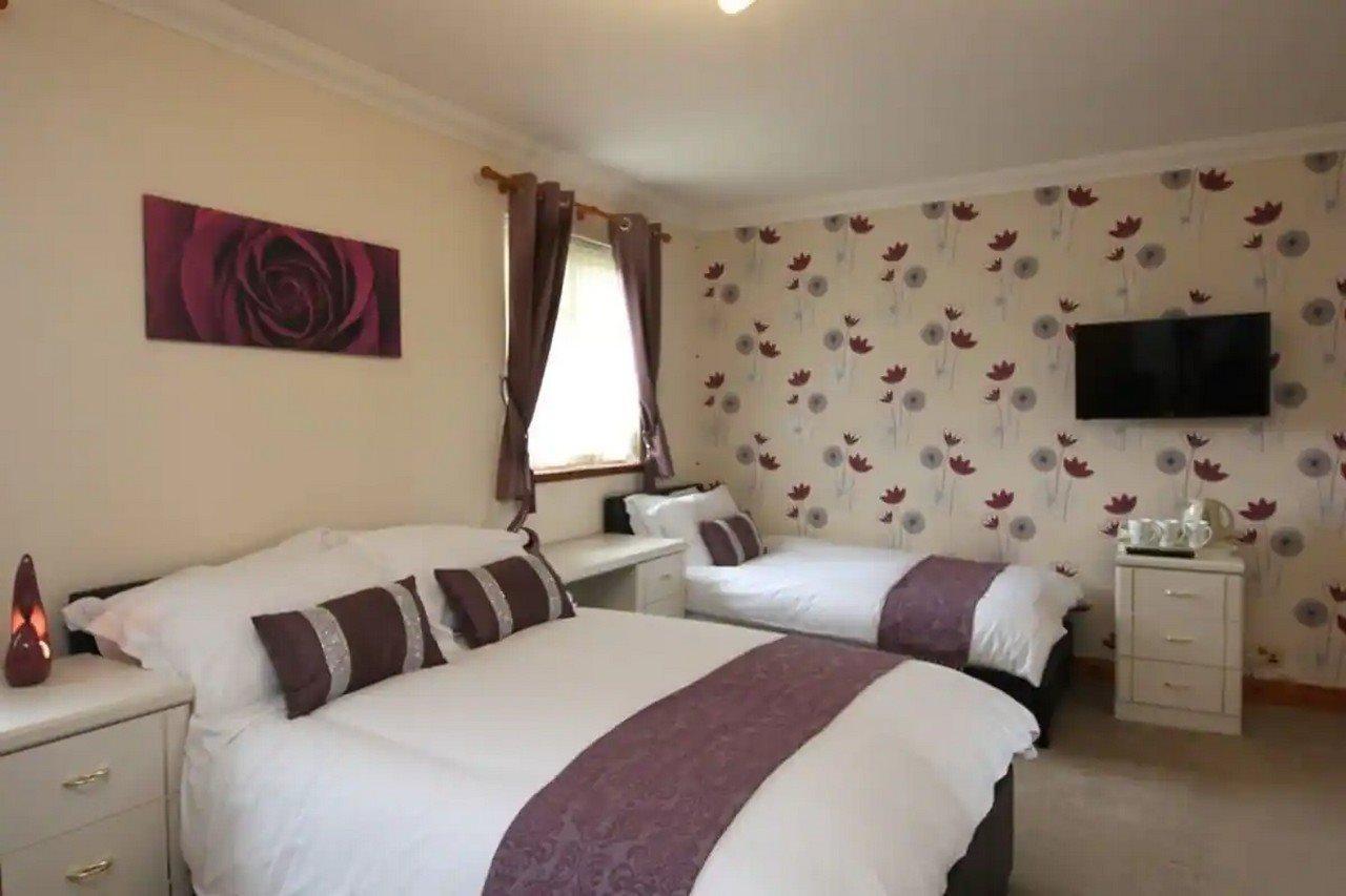 Triple Room with Bath