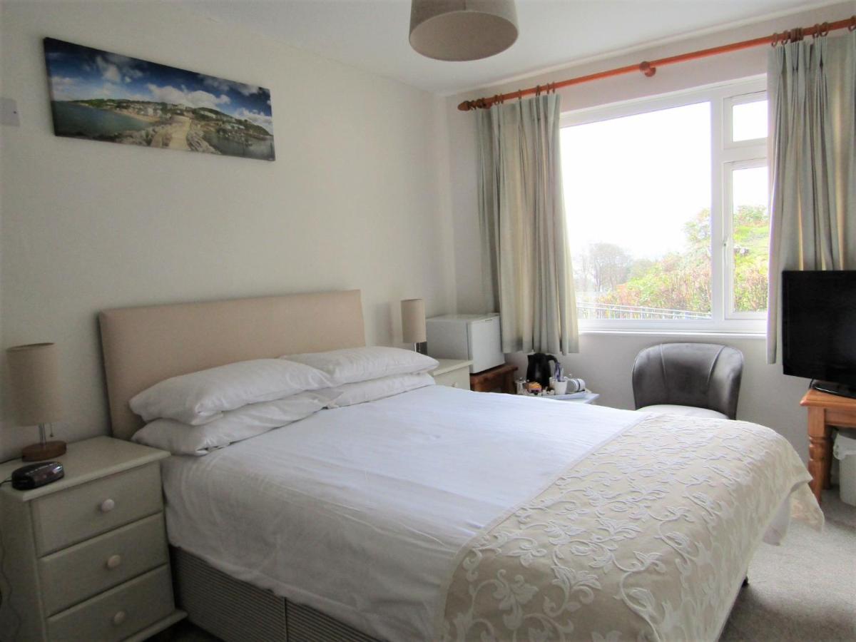 Small Double Room,1742849599:JPEG