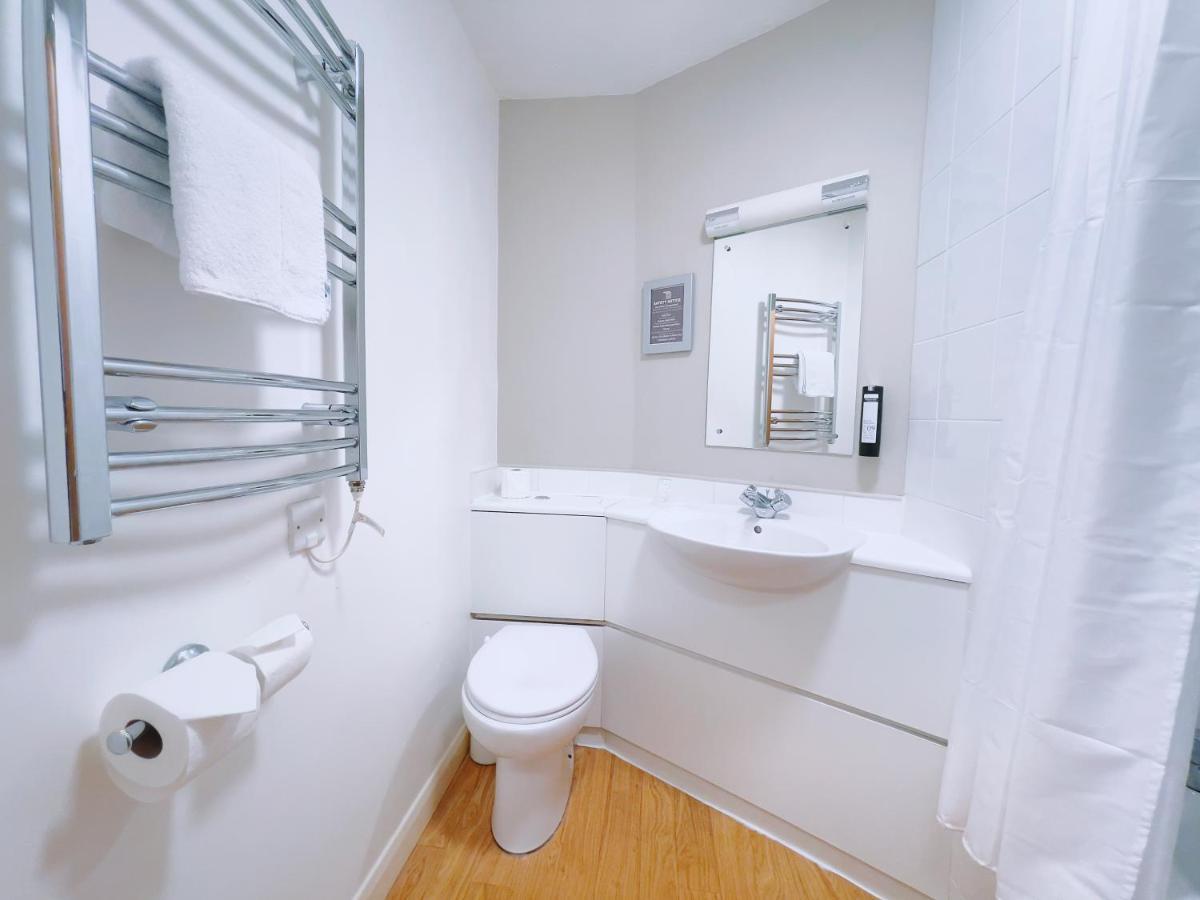 Compact Double Room,1615646716:JPEG