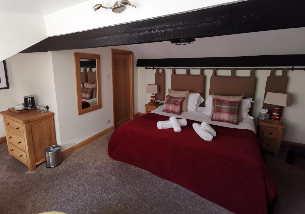 Double or Twin Room with Private Bathroom