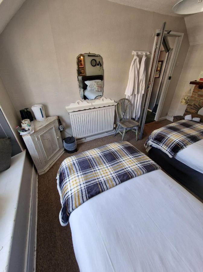 Standard Twin Room,1206188701:JPEG