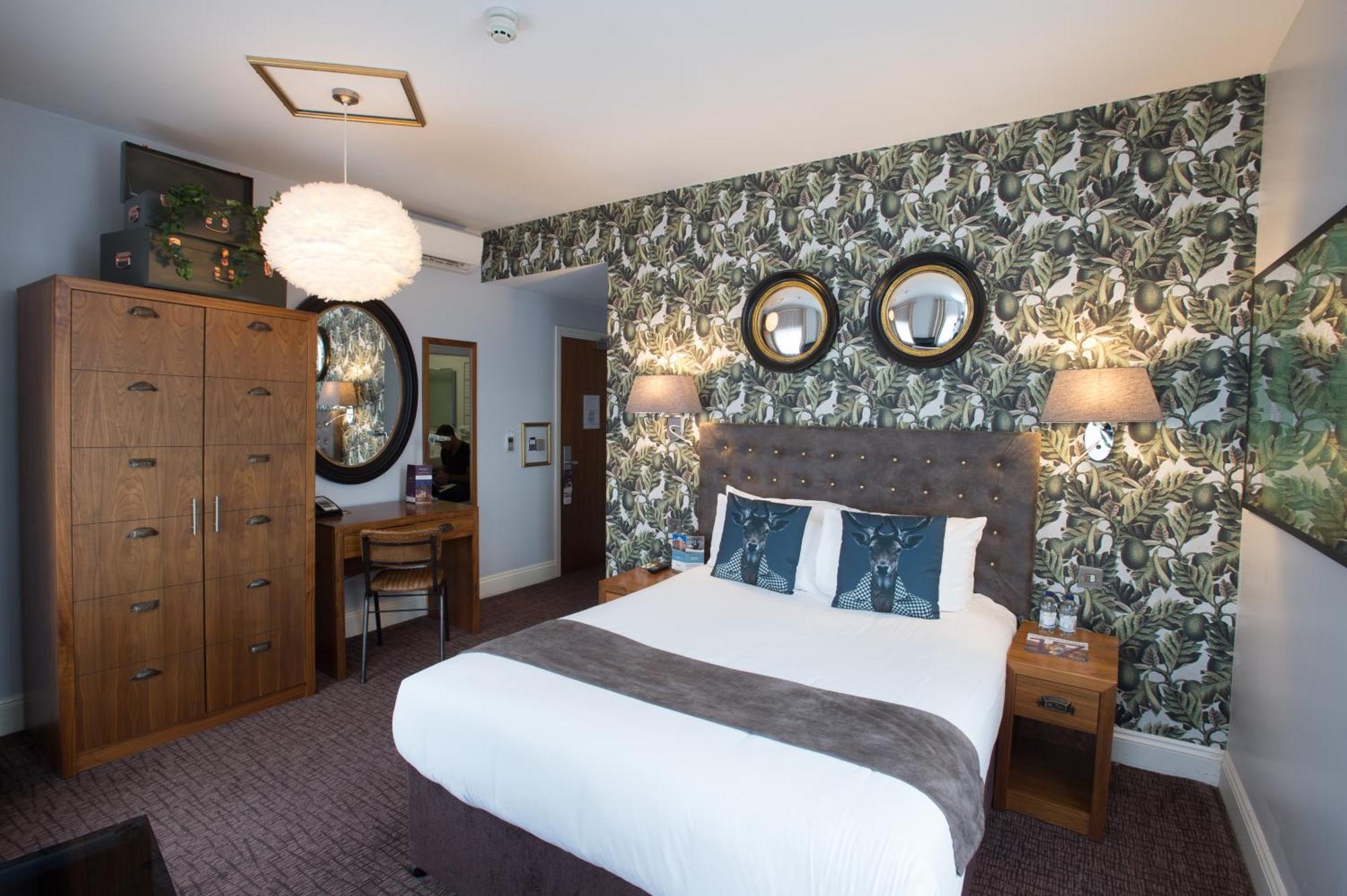 Standard King Room,1704823177:JPEG