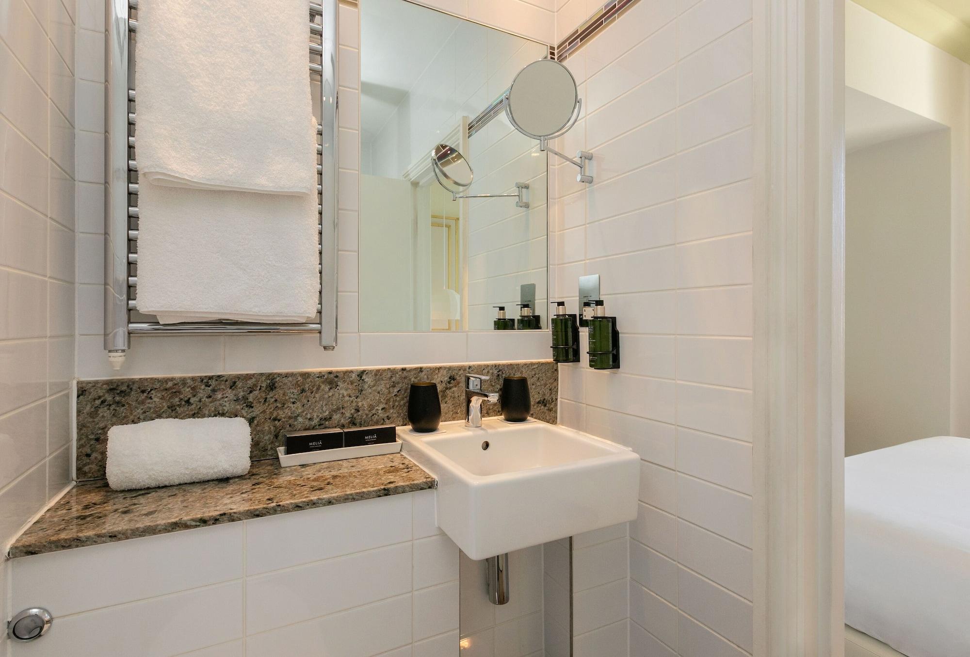 Family Room,1432671244:JPEG