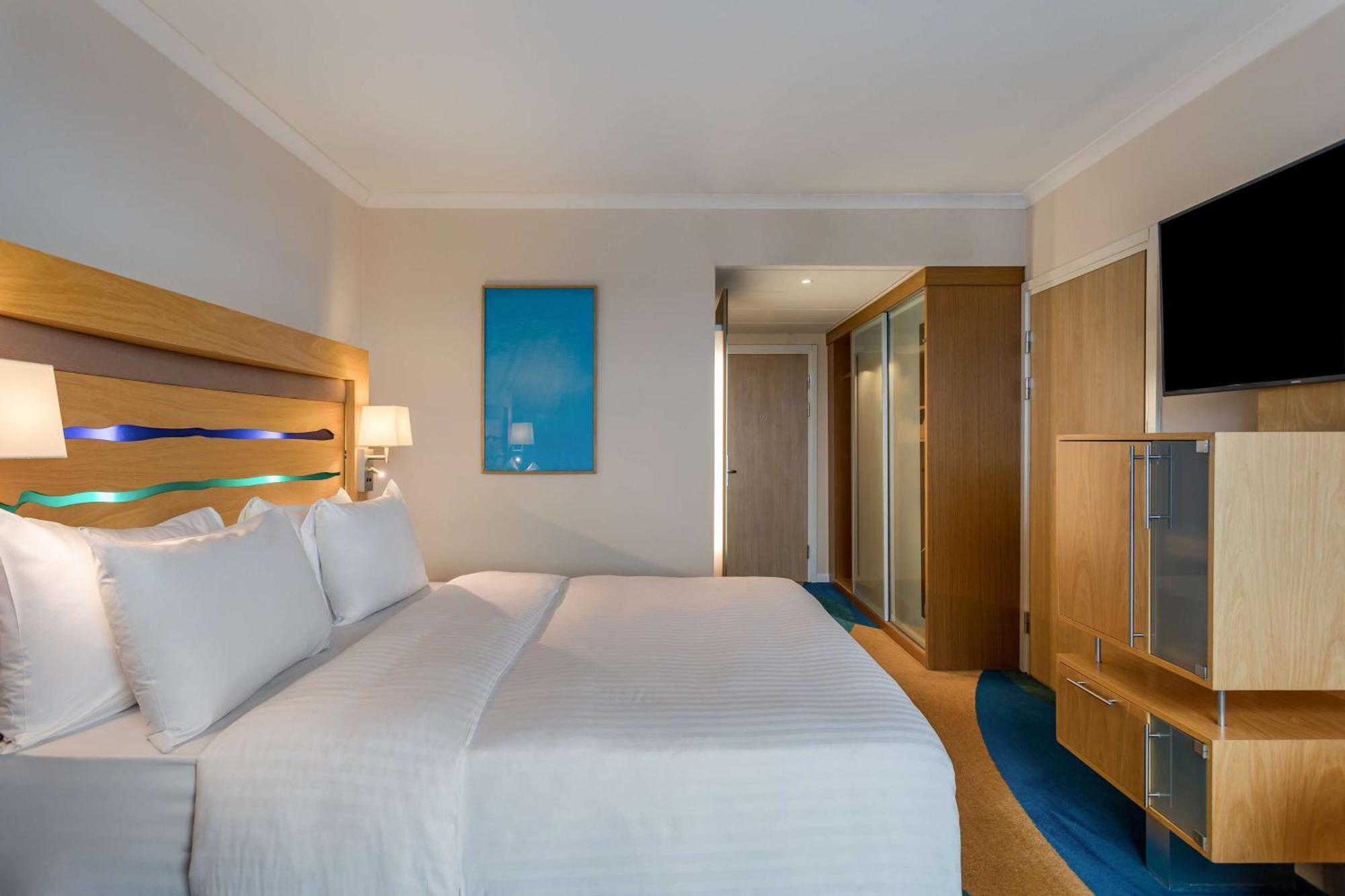 Family Room,1208728909:JPEG