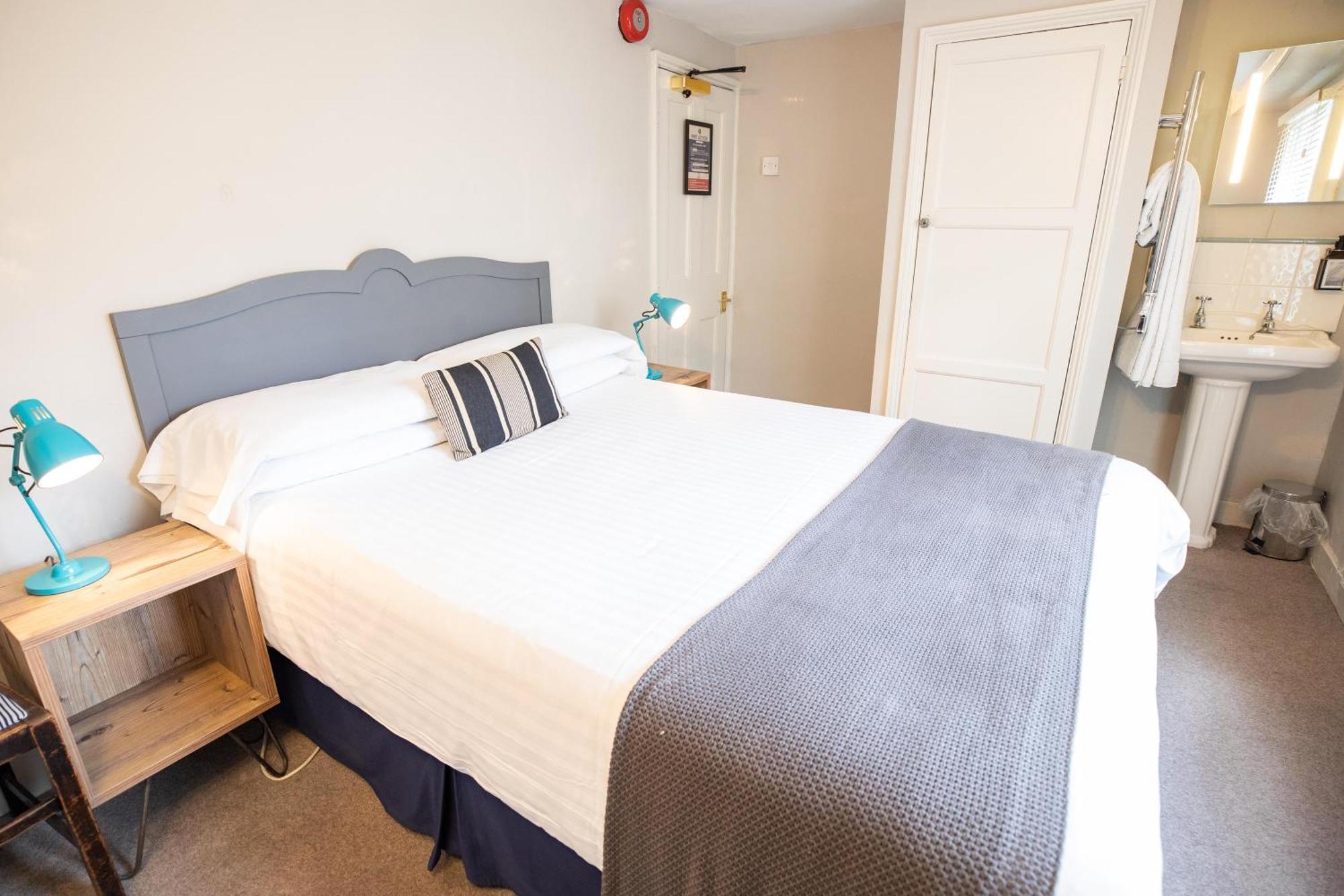 Double Room with Shared Bathroom,1208758798:JPEG