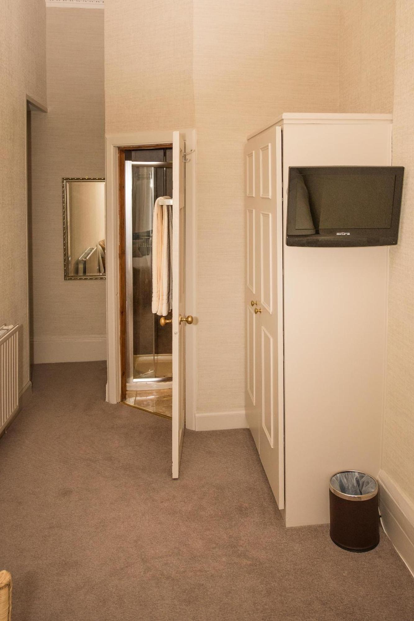 Twin Room,1209862669:JPEG