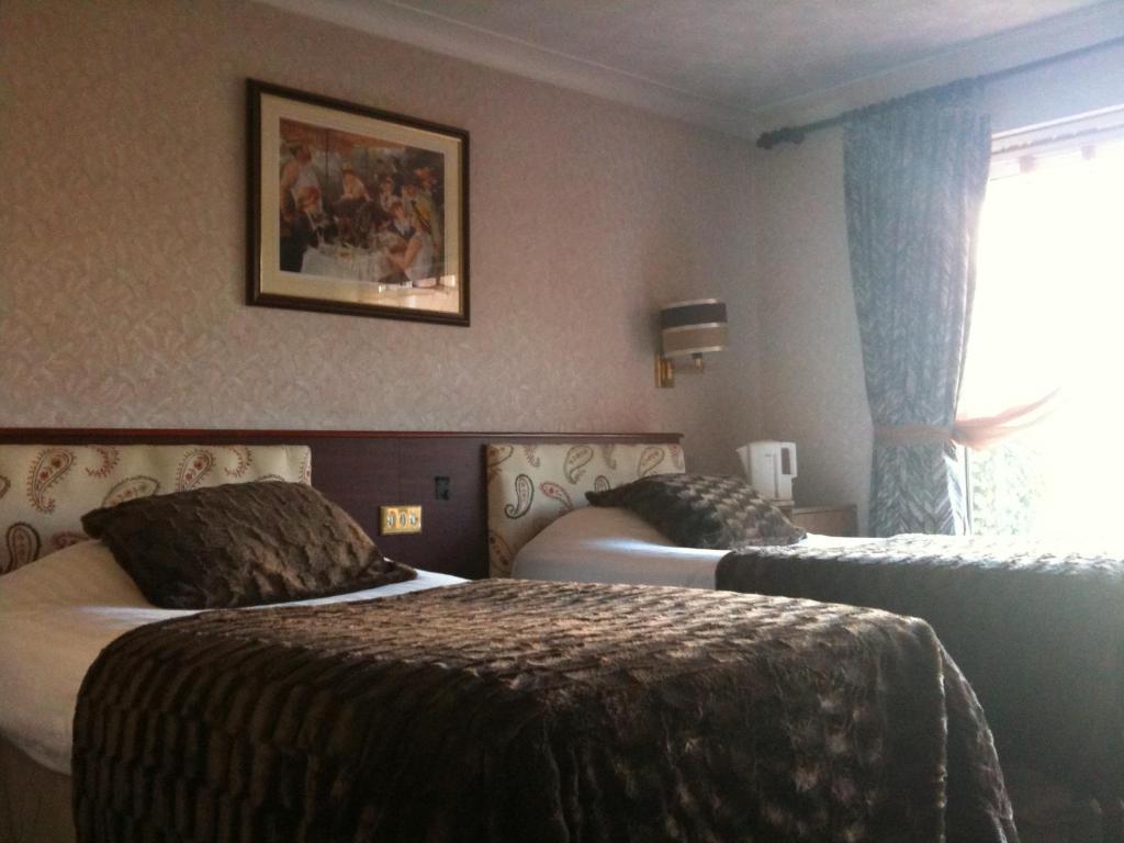 Standard Twin Room with Bath and Shower,762556705:JPEG