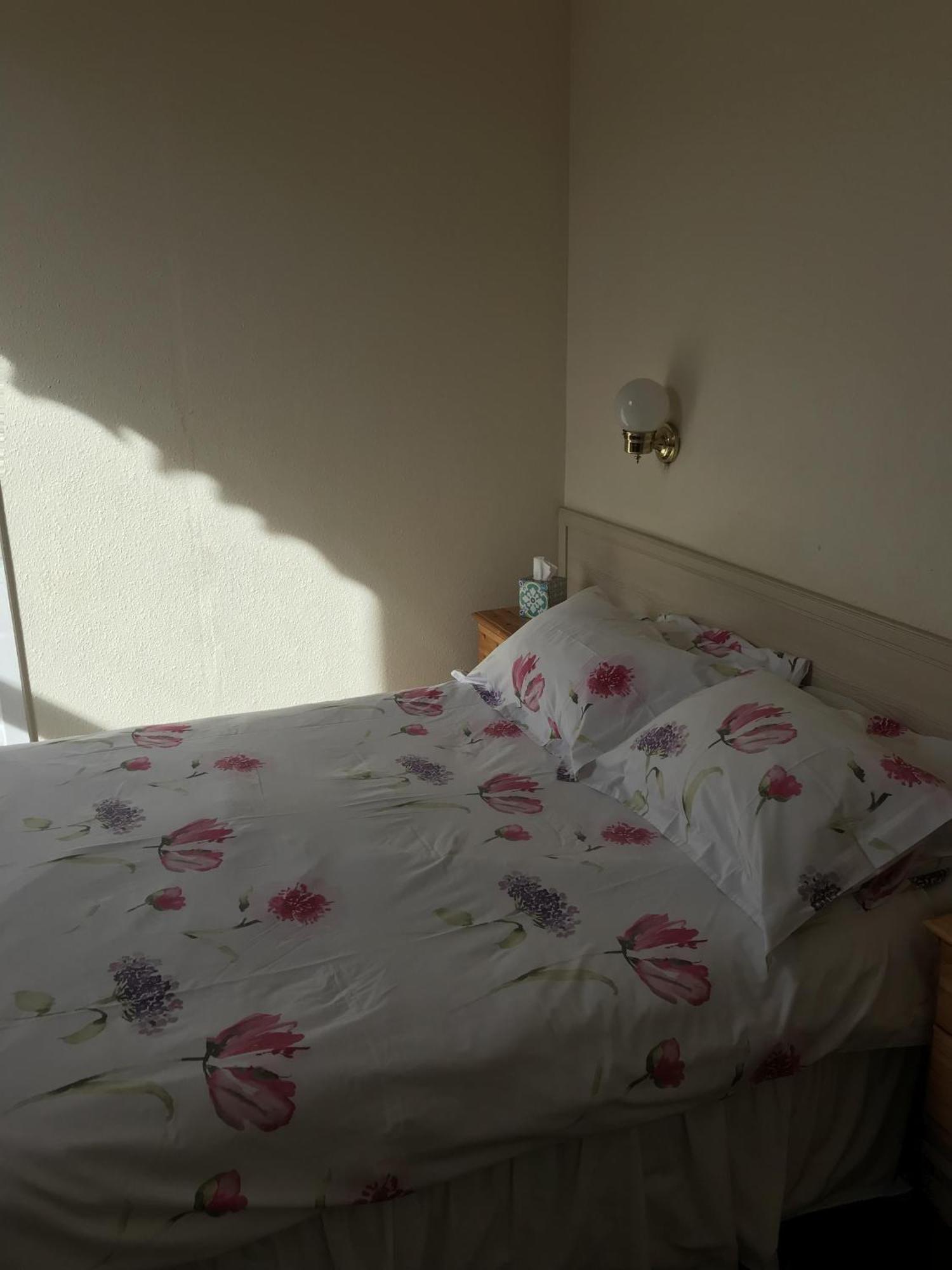 Double Room with Ensuite Bathroom,1438569472:JPEG