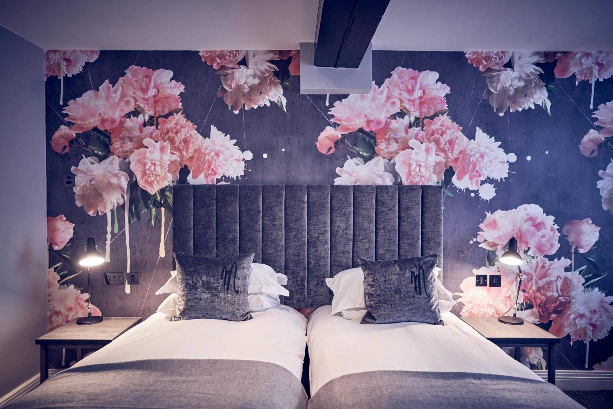 Club Twin,1212539158:JPEG