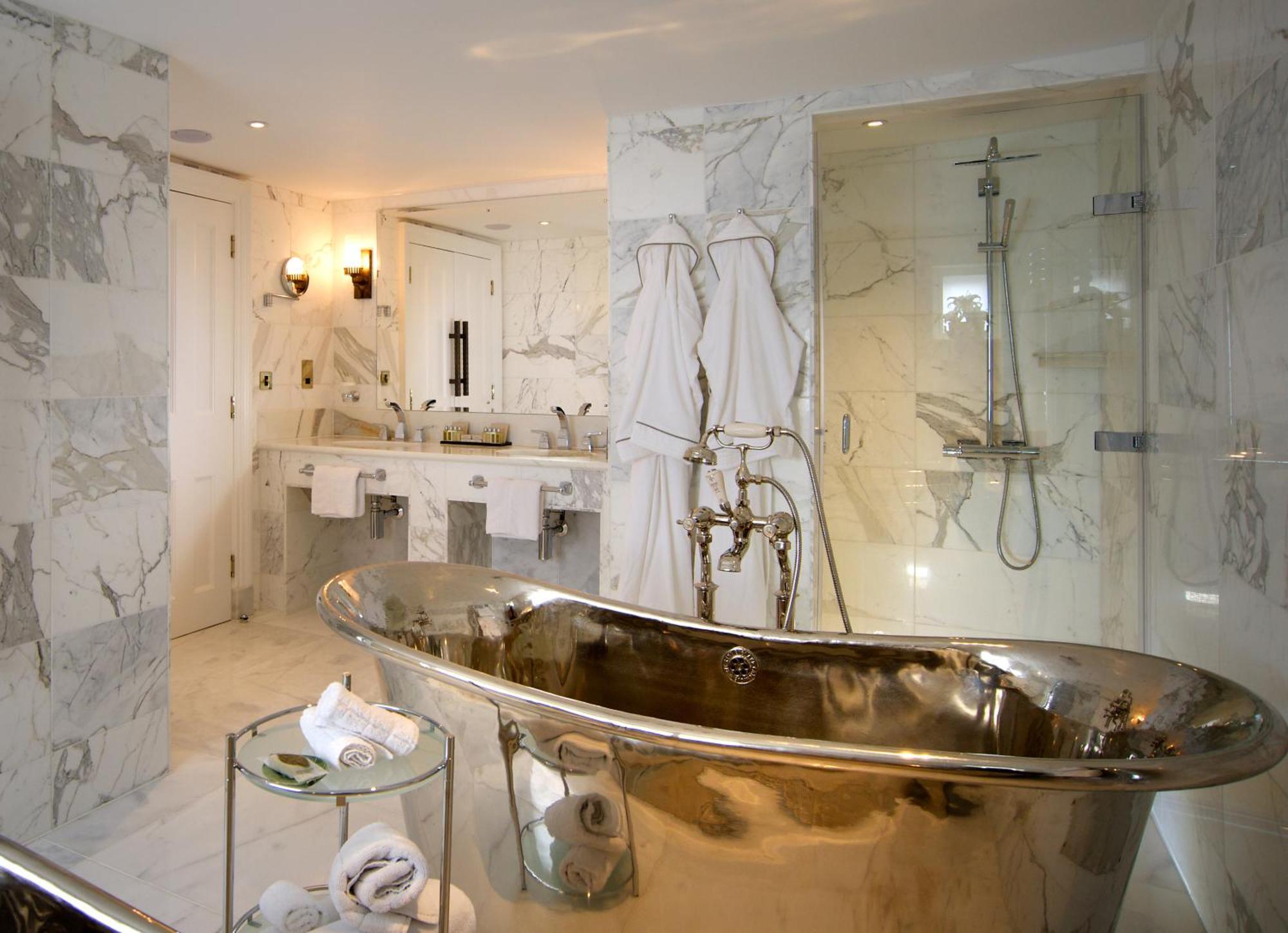 Superior King Suite,1215504145:JPEG