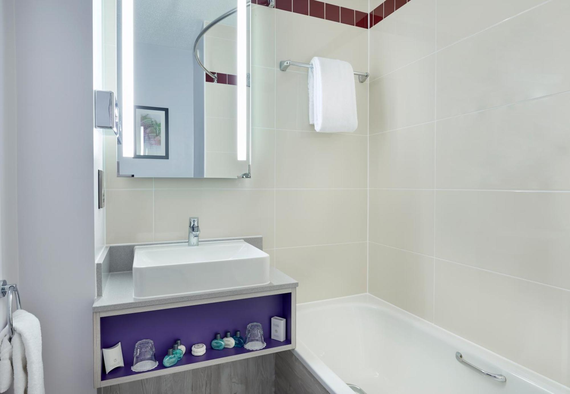 Standard Double Room (2 Adults),1215524152:JPEG