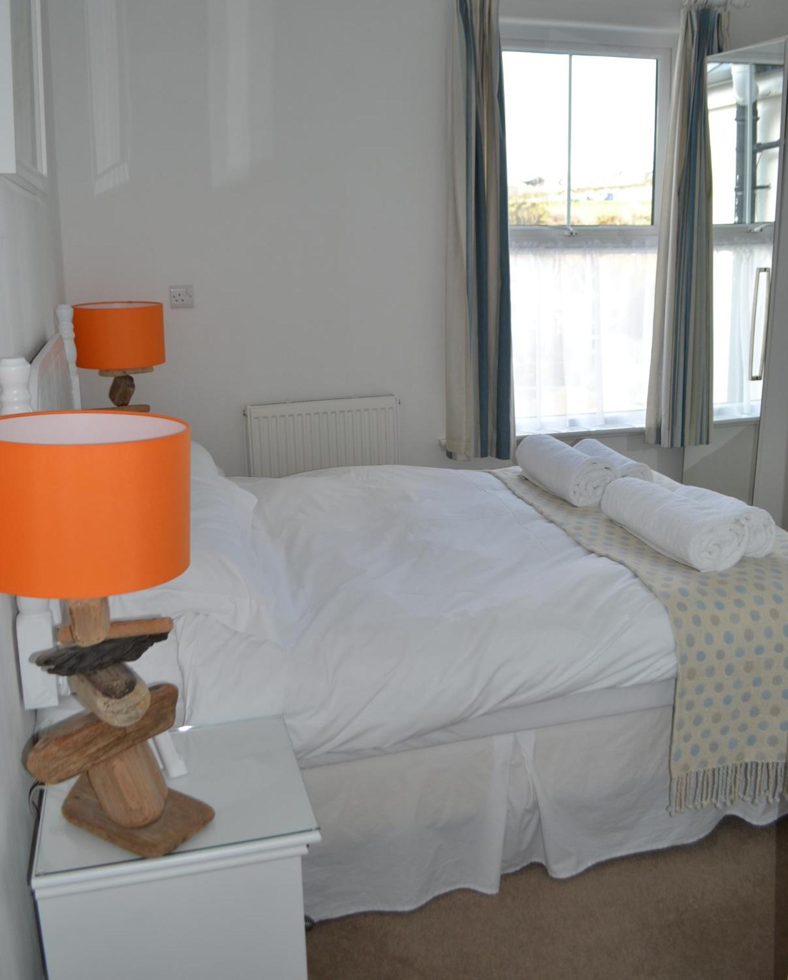 Small Double Room,1215570391:JPEG