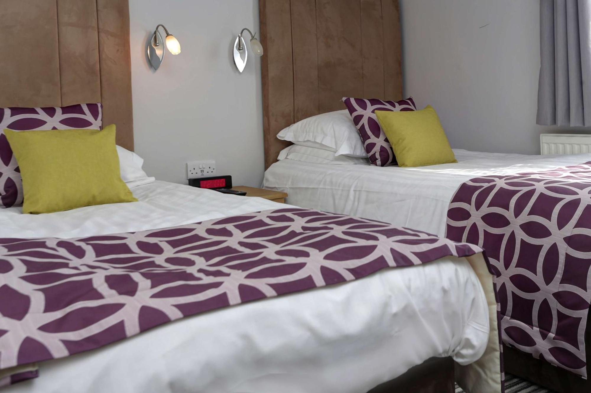 Standard Twin Room,641381517:JPEG