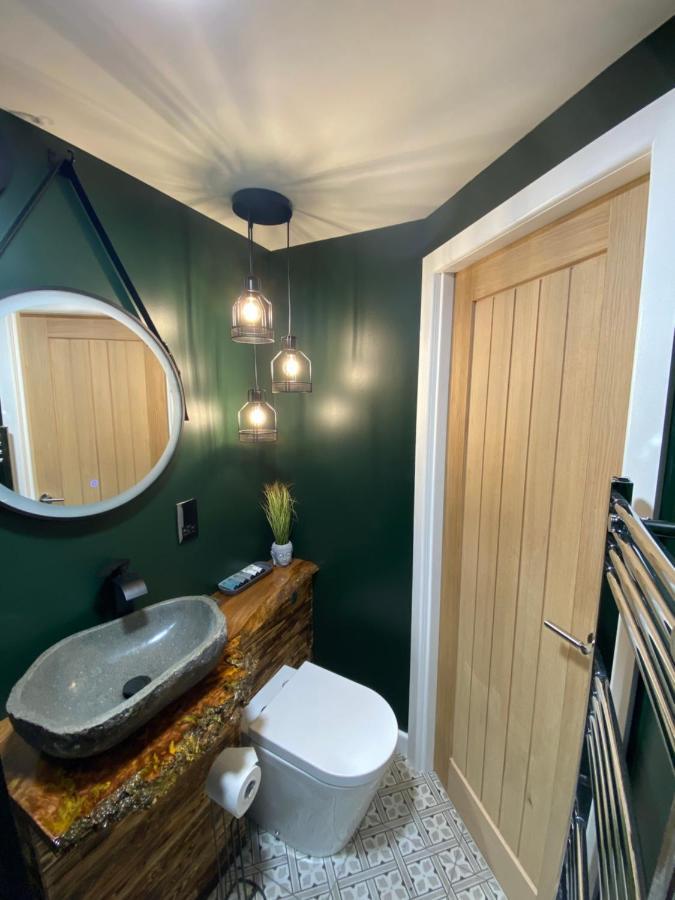 Deluxe Double Room with Shower