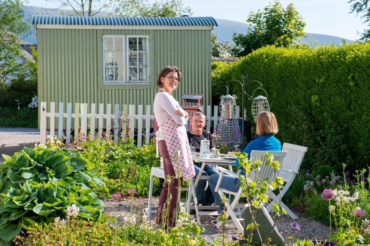 Shepherd's Hut in the Garden,1643787158:JPEG